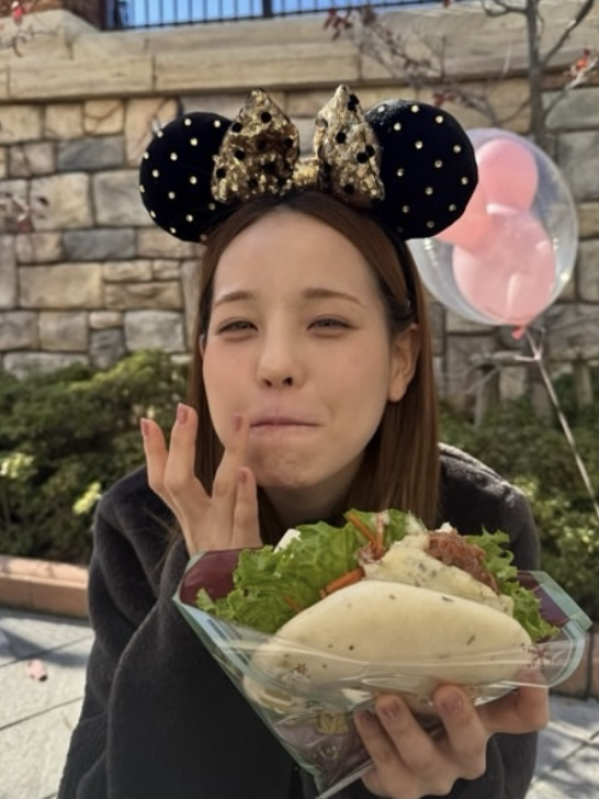 A moment captured by Mako (NiziU)'s fan