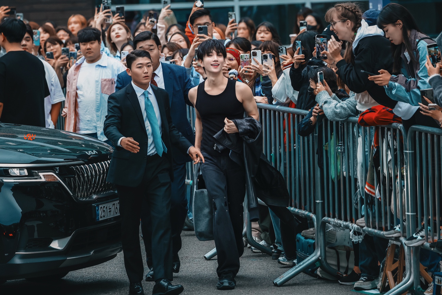 Latest photo of Joshua (SEVENTEEN)