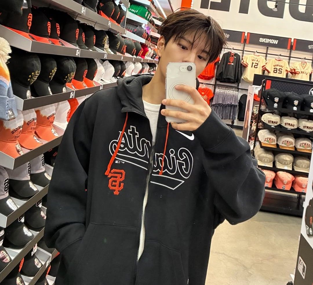 Latest photo of Seungmin (Stray Kids)