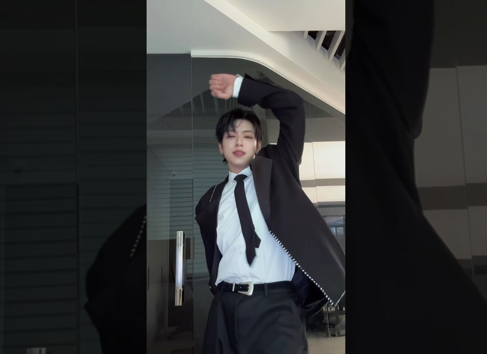 Latest photo of Chiwon (SEVENTOEIGHT)