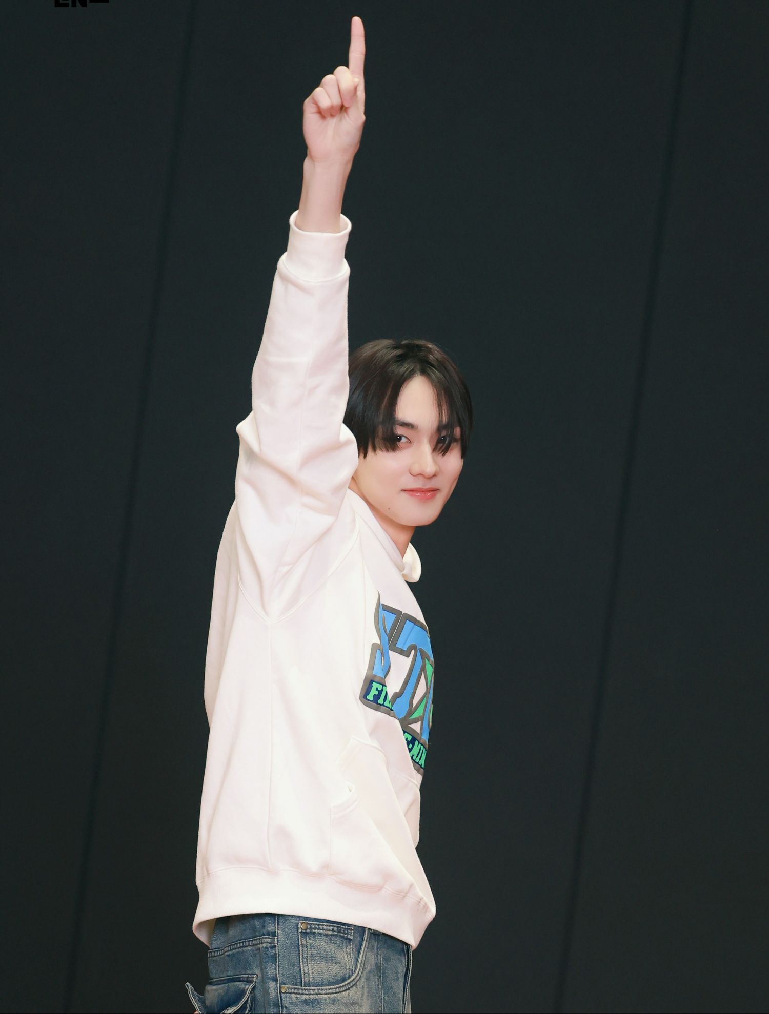 Latest photo of Jungwon (ENHYPEN)