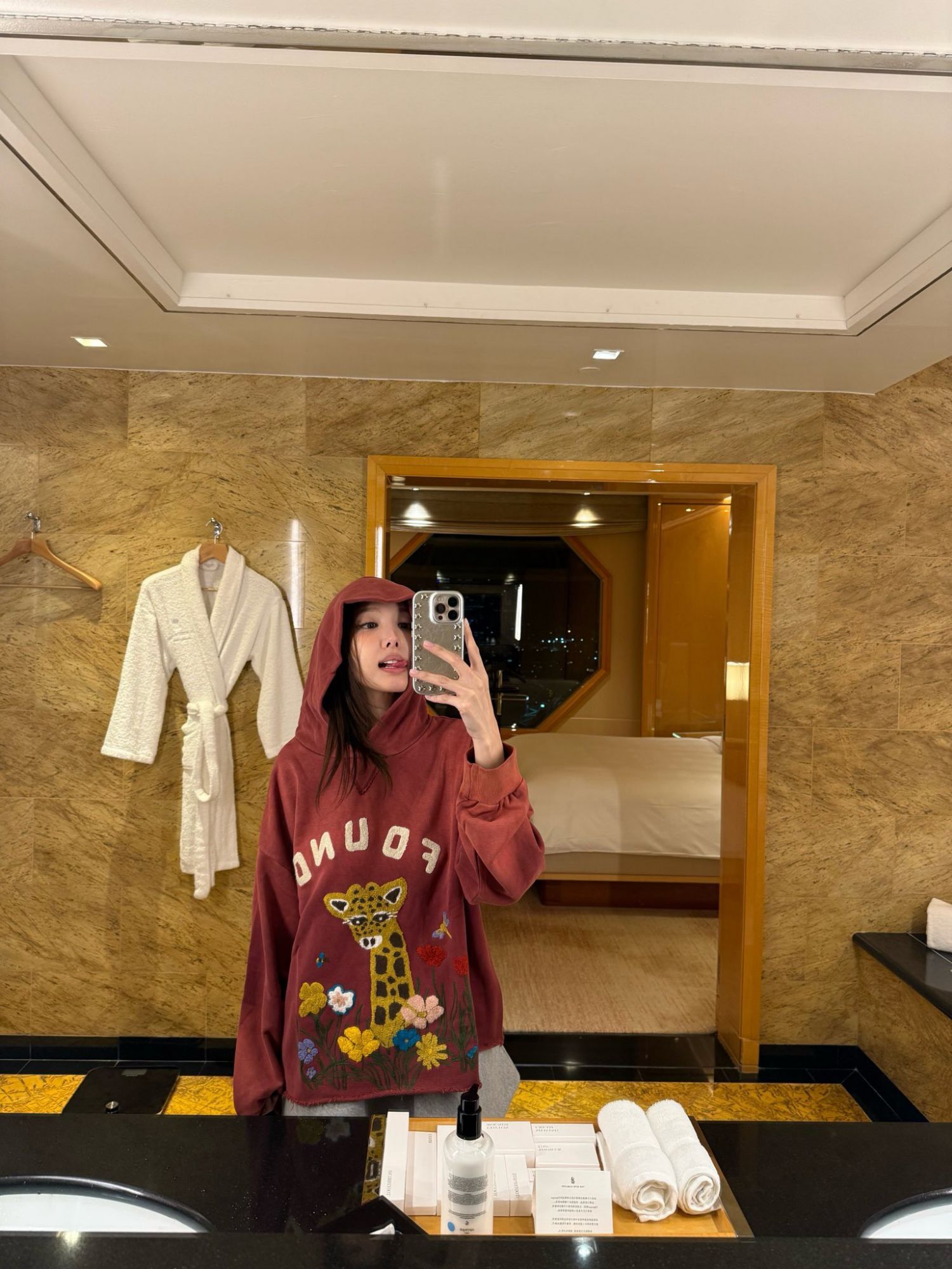 Latest photo of Nayeon (TWICE)