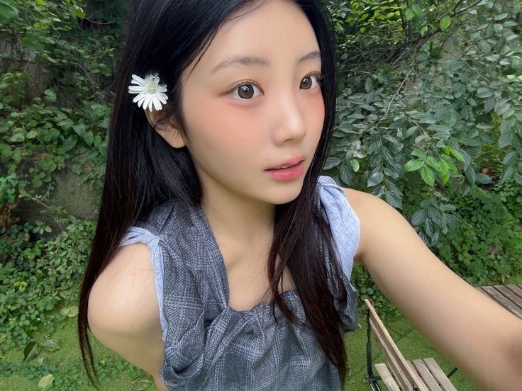 Behind-the-scenes cut of Wonhee (ILLIT)