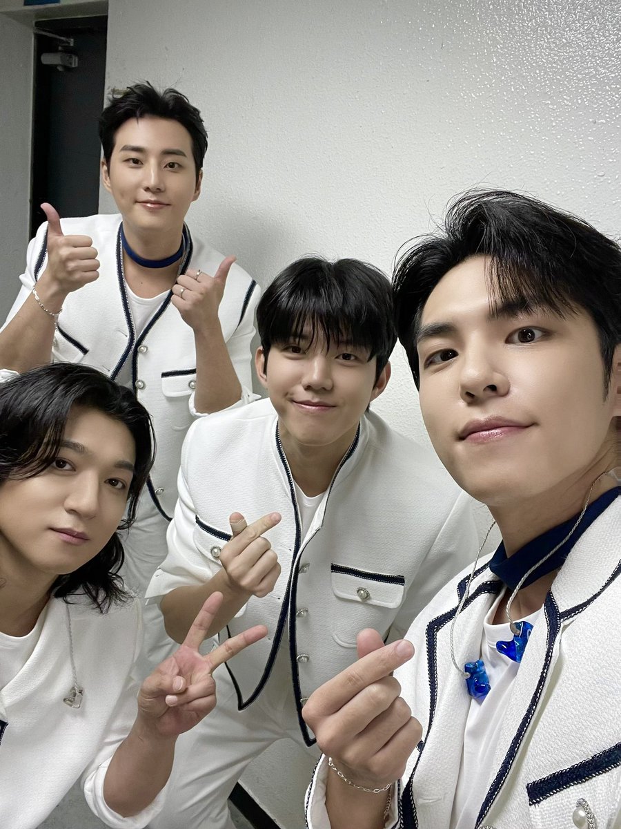A moment captured by DAY6's fan
