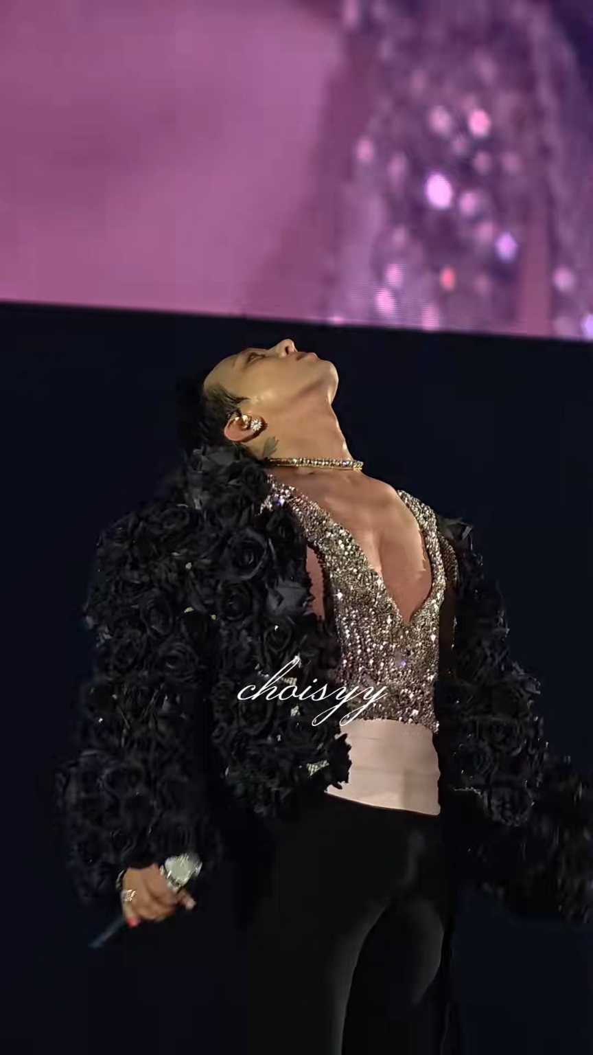 Foto terbaru G-DRAGON (BIGBANG)