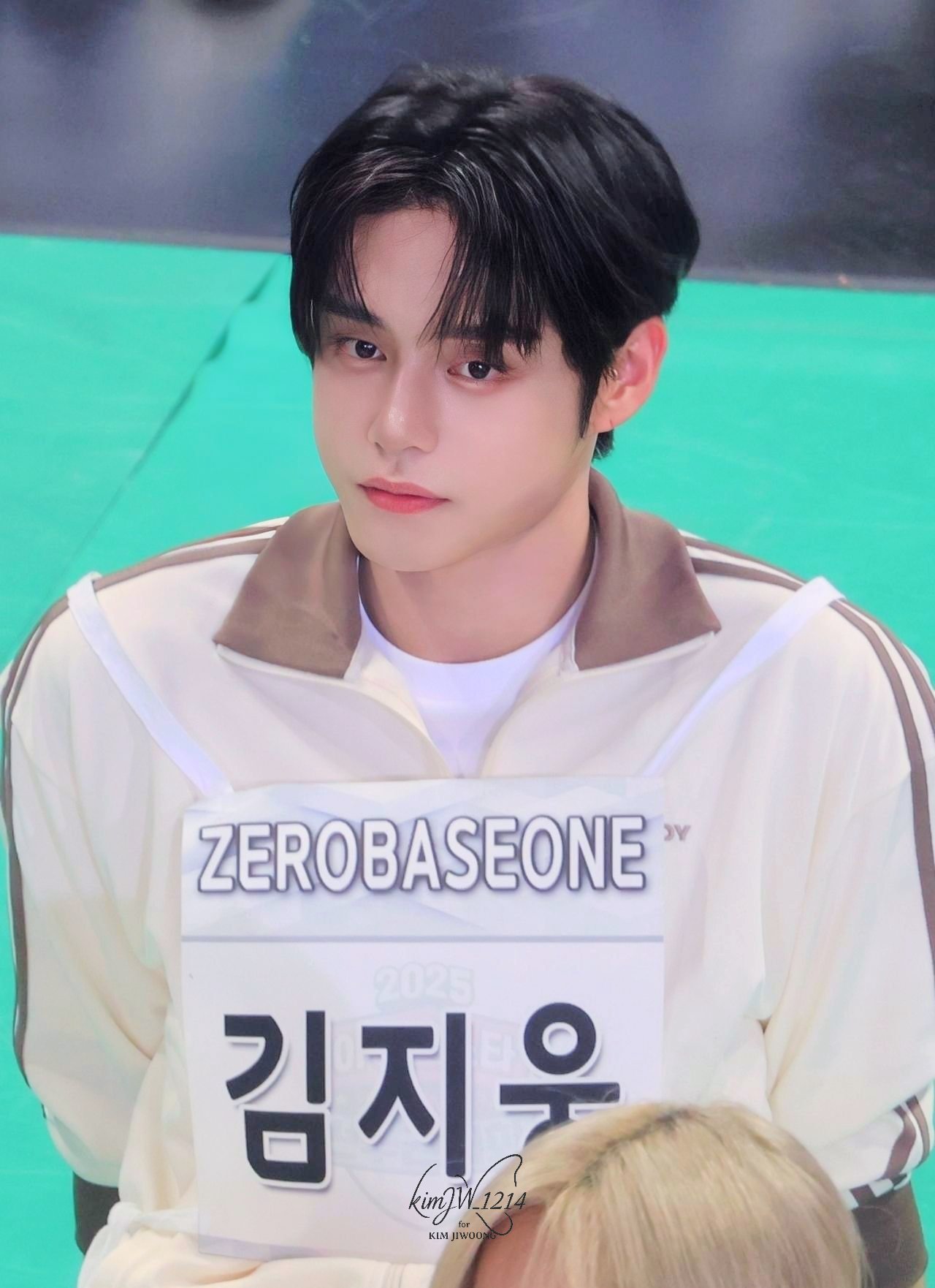 A moment captured by Kim Jiwoong (ZEROBASEONE)'s fan
