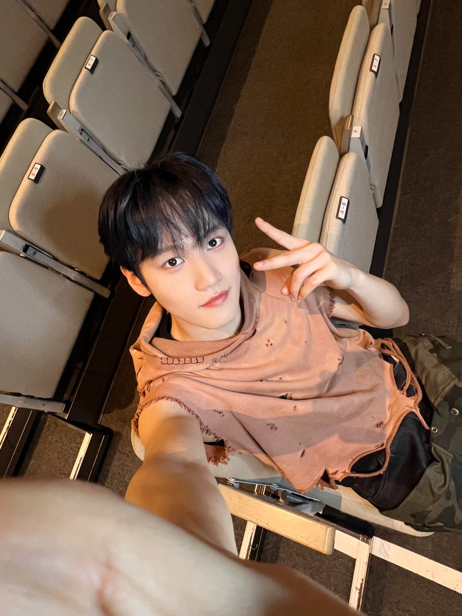 A moment captured by MCND's fan