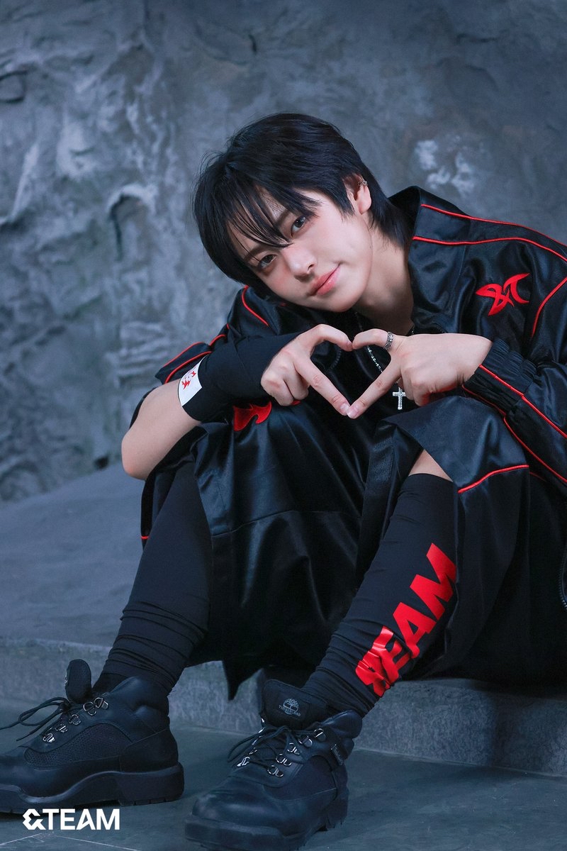 Behind-the-scenes cut of Taki (&TEAM)