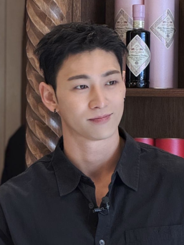 Latest photo of Baekho