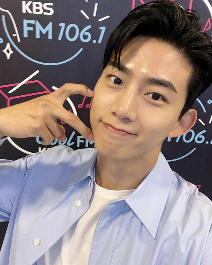 Behind-the-scenes cut of 2PM