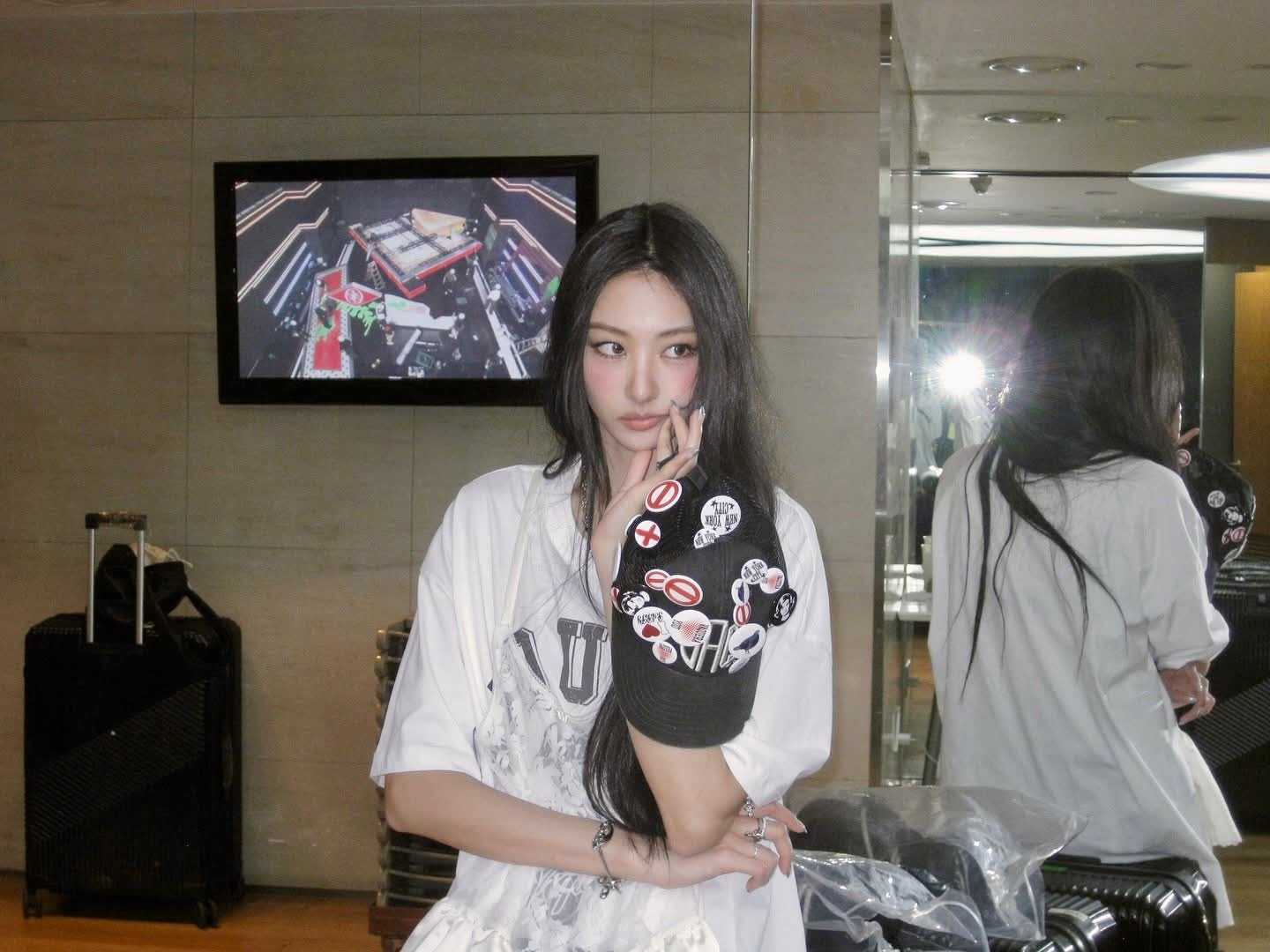 Recent activity shot of Gawon (MEOVV)