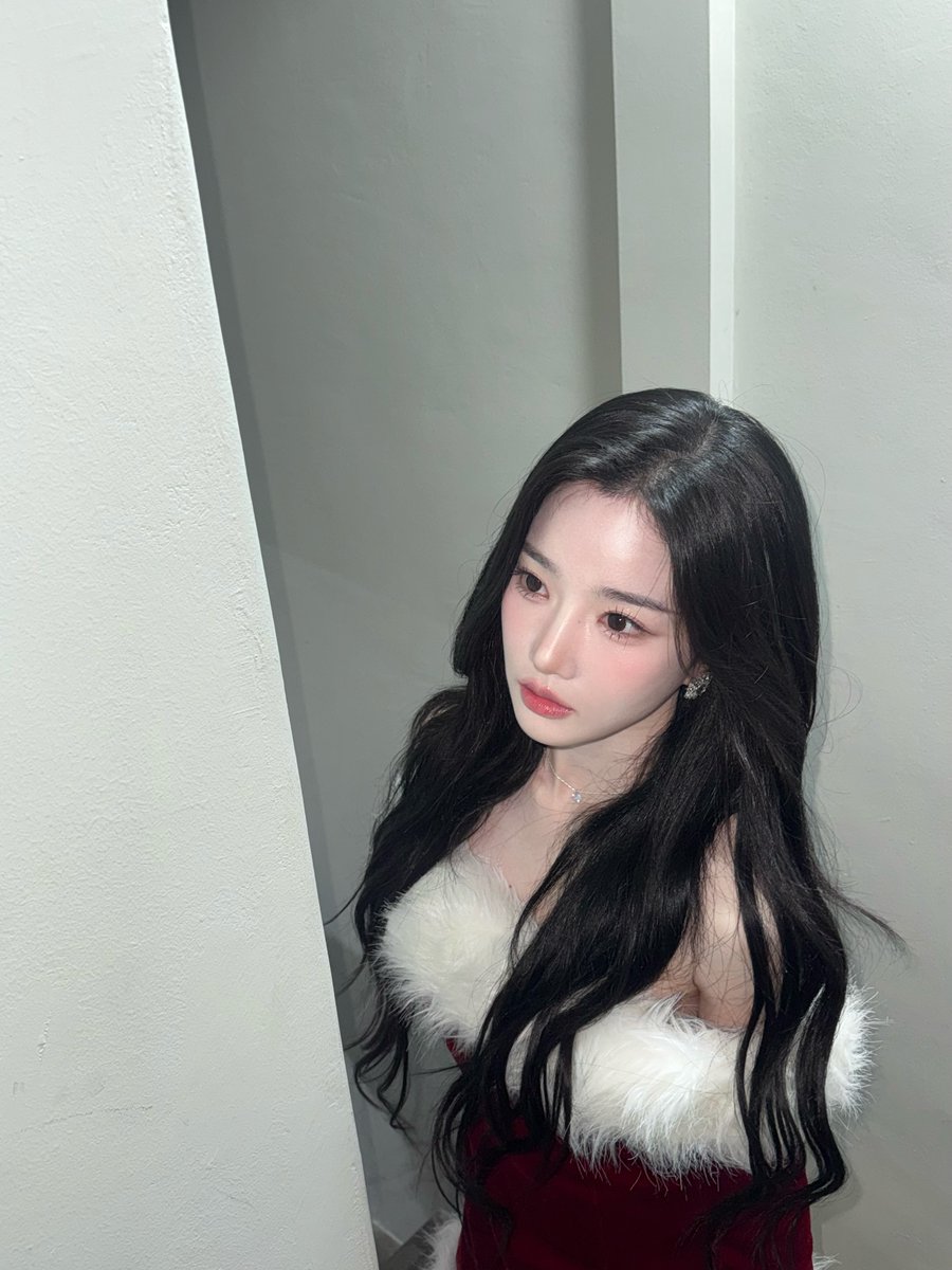 Latest photo of tripleS