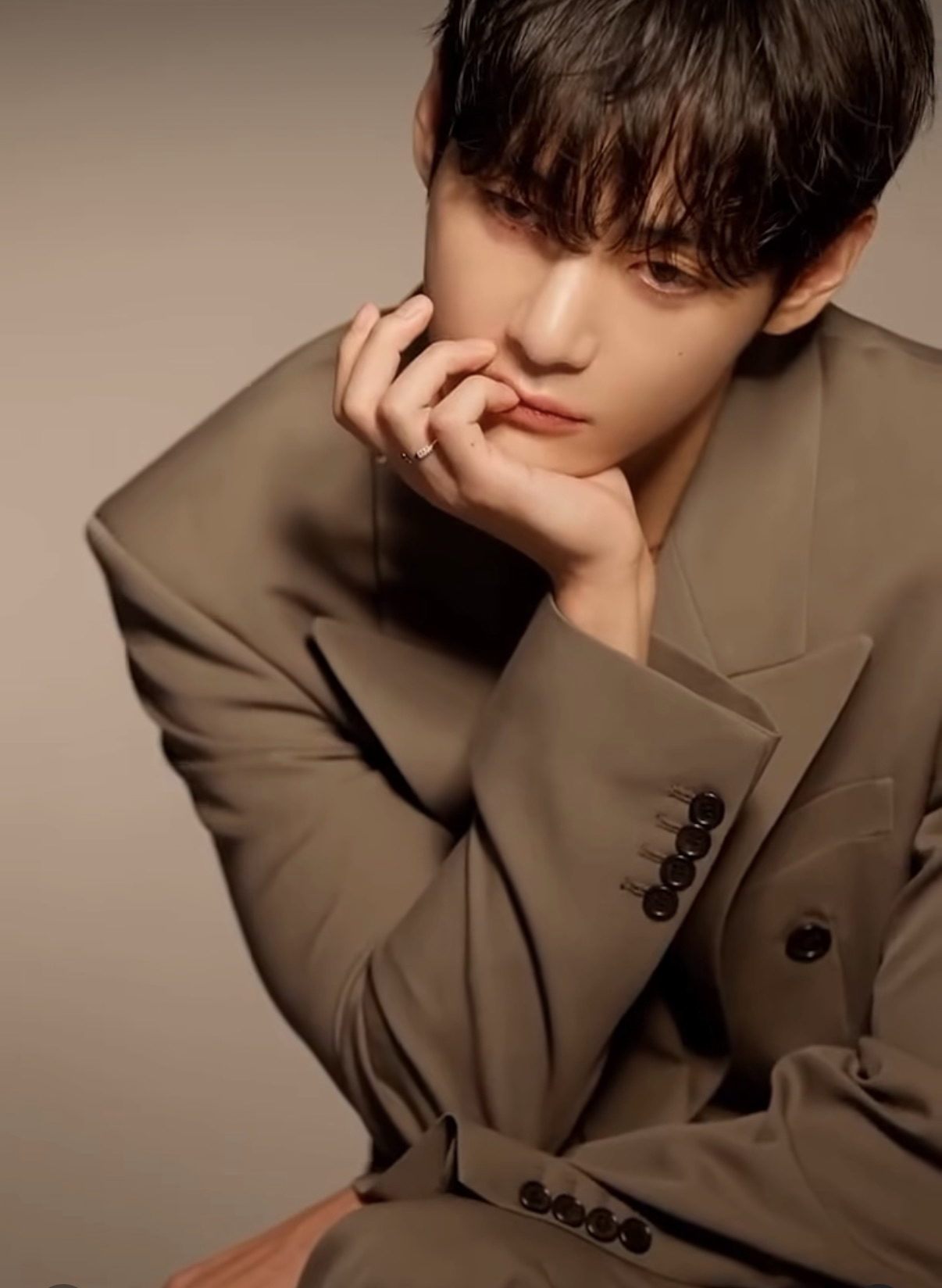 Recent activity shot of V (BTS)