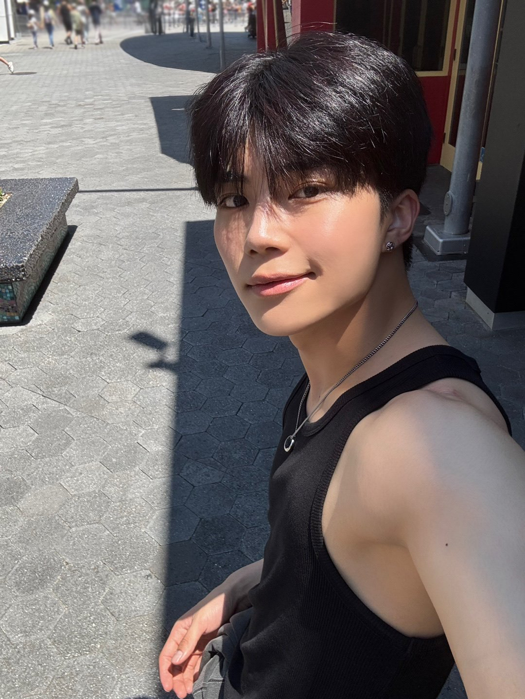 A moment captured by Park Gunwook (ZEROBASEONE)'s fan