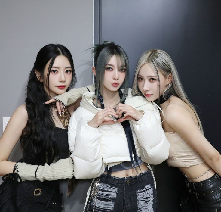 Latest photo of DREAMCATCHER