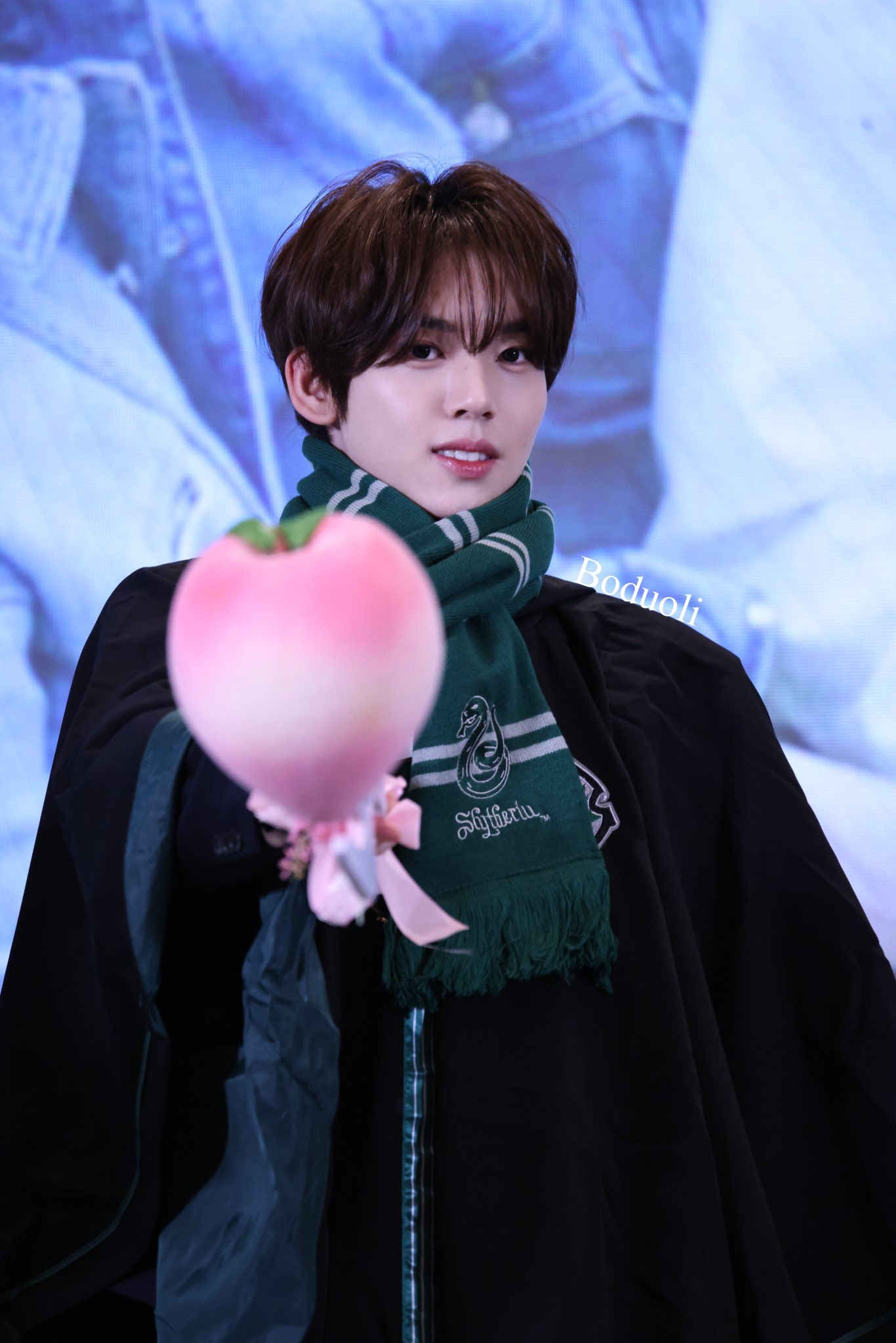 Foto terbaru Han Yujin (ZEROBASEONE)