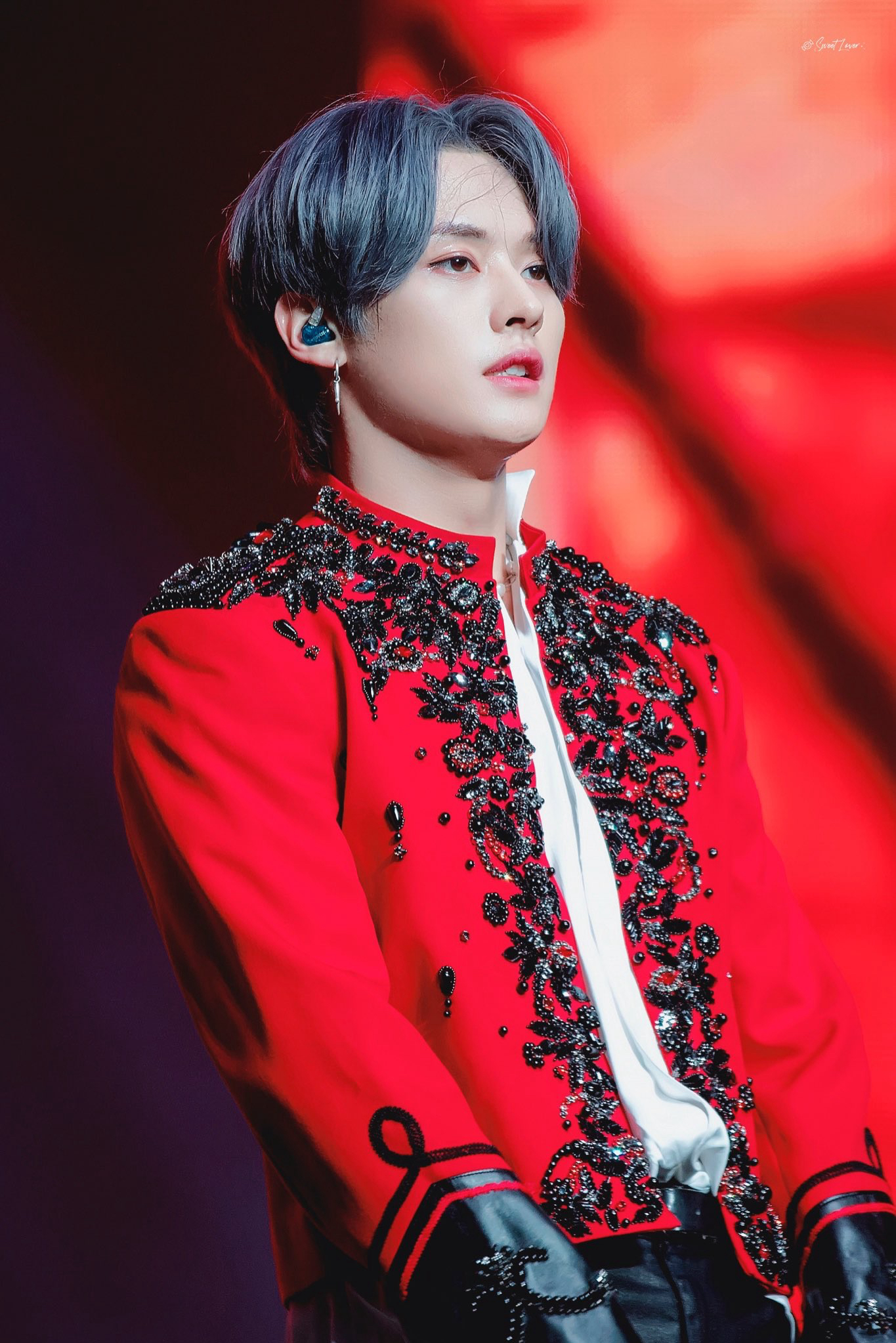 Latest photo of Lee Know (Stray Kids)
