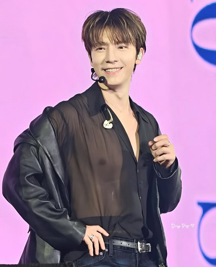 Latest photo of Donghae (Super Junior)