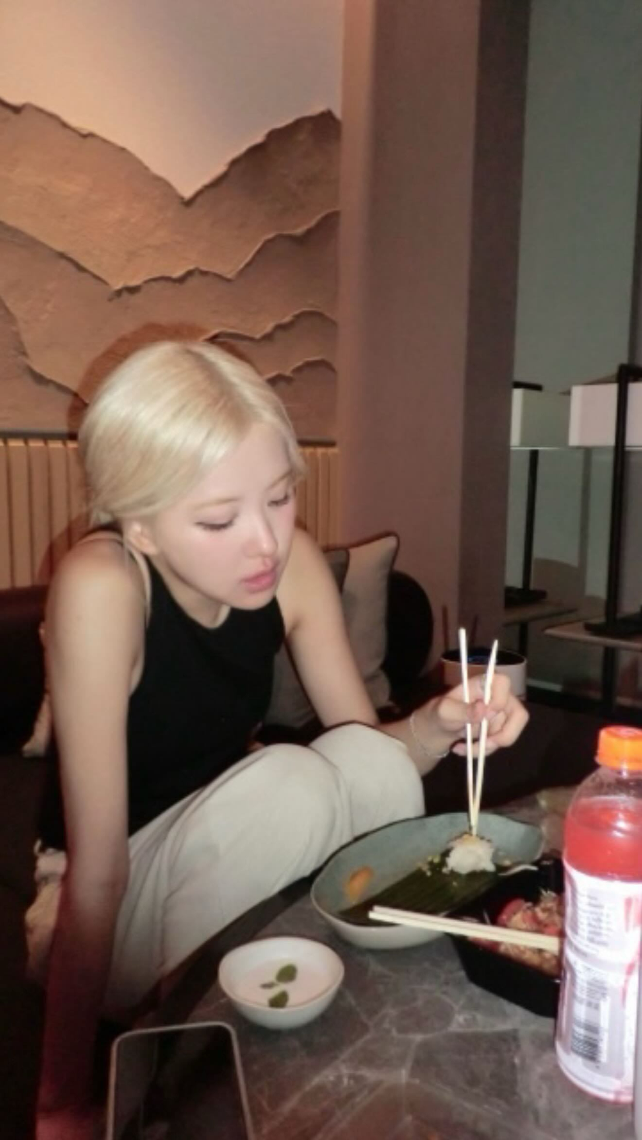 ロゼ (BLACKPINK)の最新写真