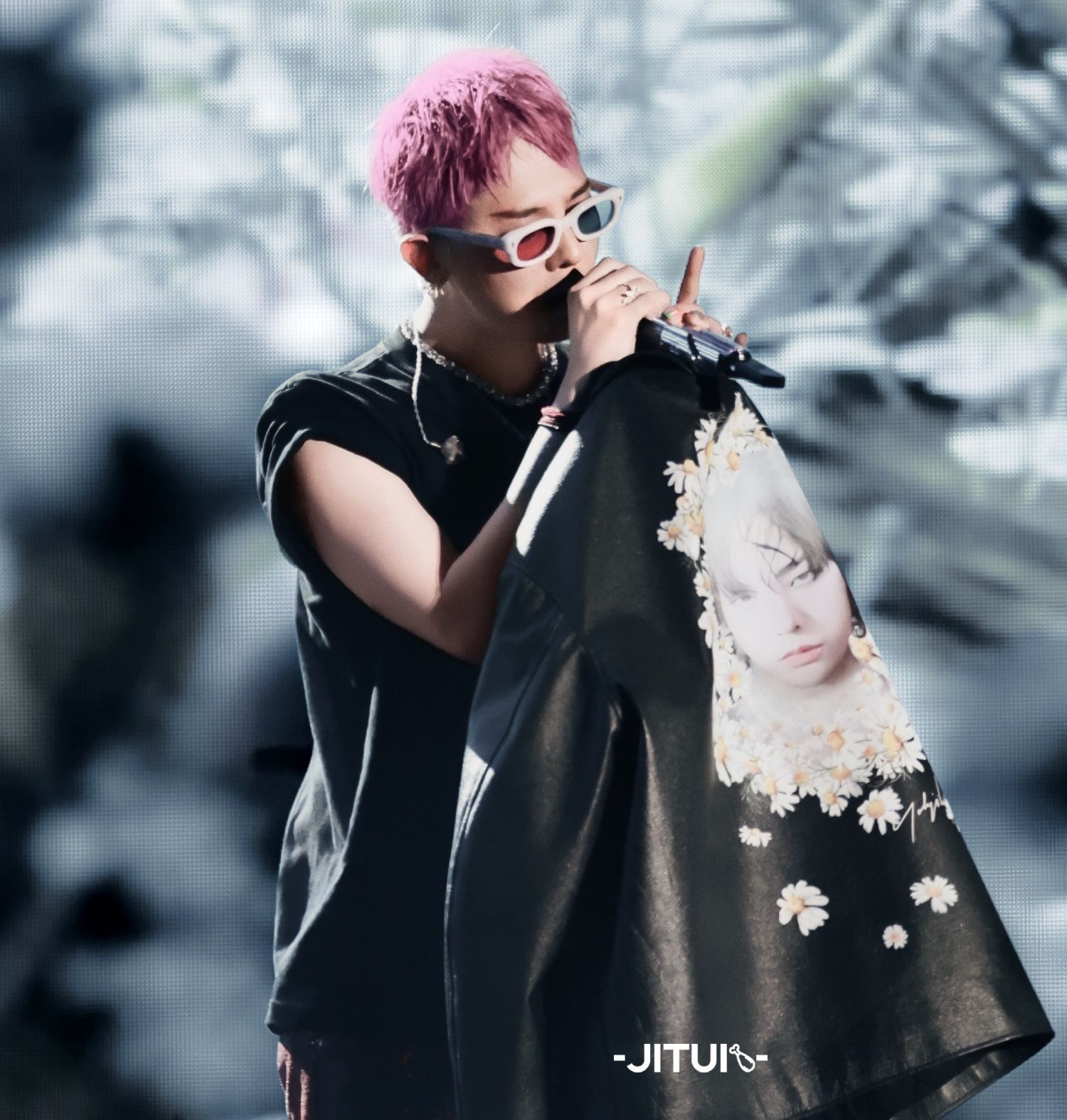 Recent activity shot of G-DRAGON (BIGBANG)