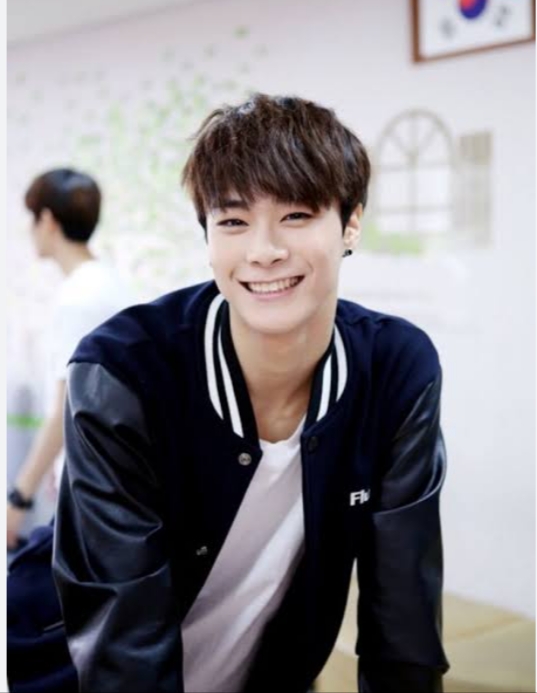 Latest photo of Moonbin (ASTRO)