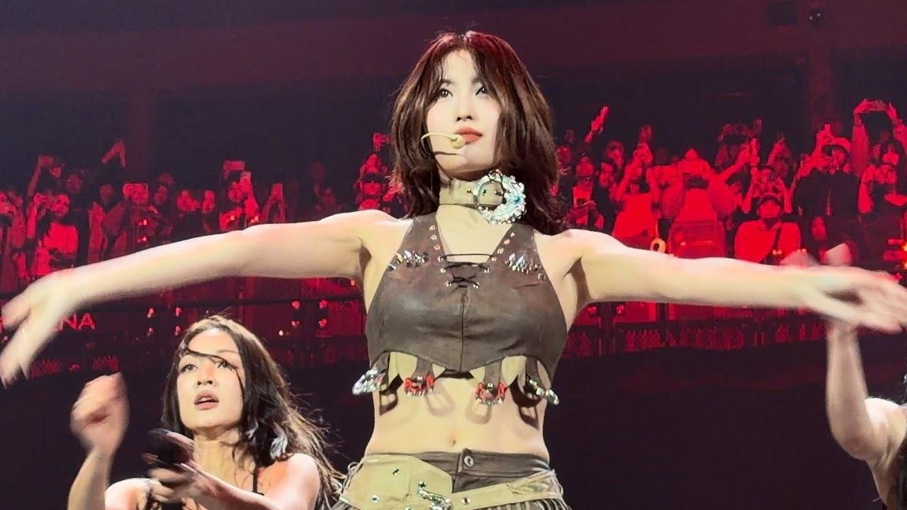 Momen yang diabadikan oleh penggemar Momo (TWICE)