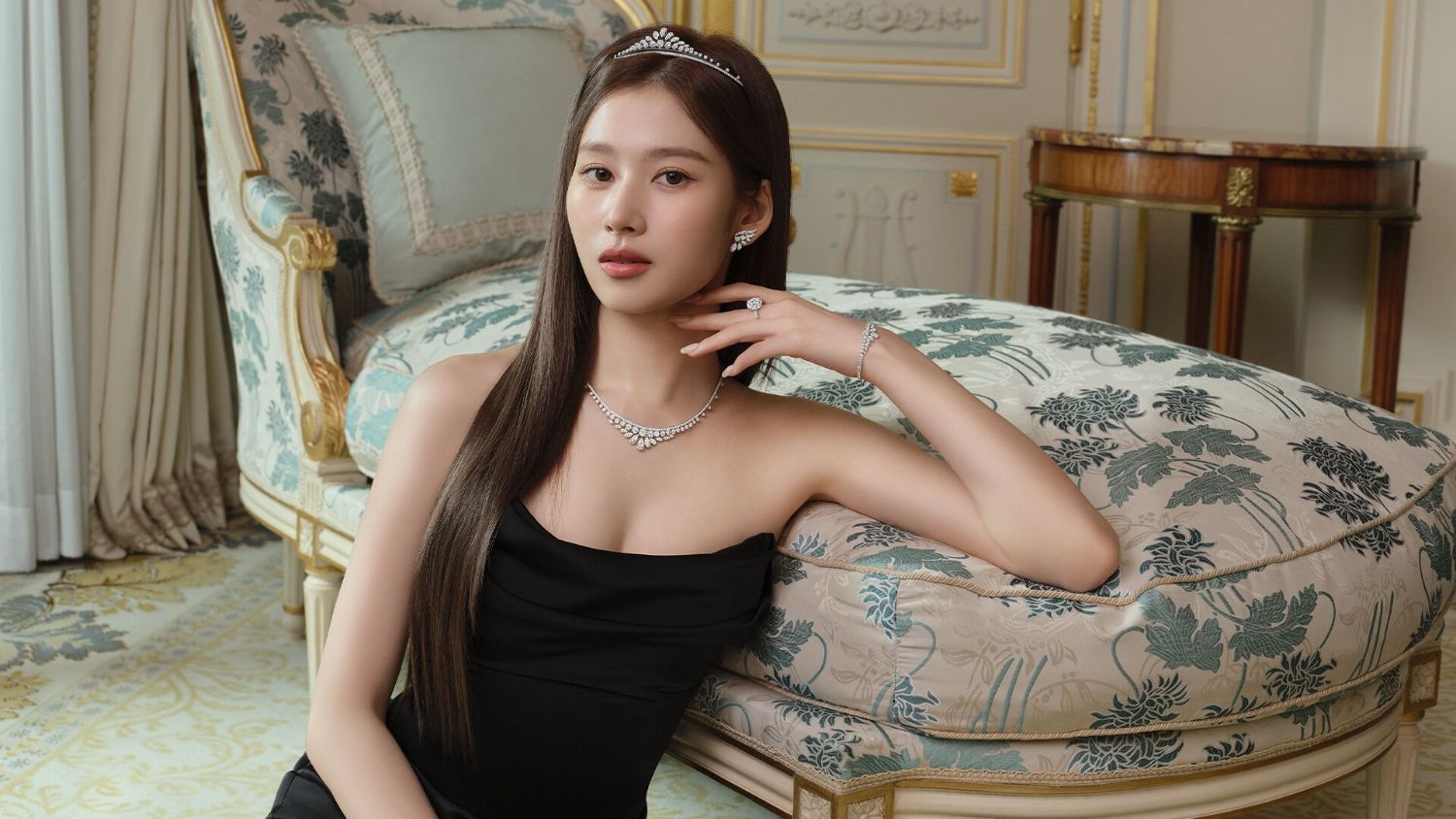Sana (TWICE)的最新活動照片