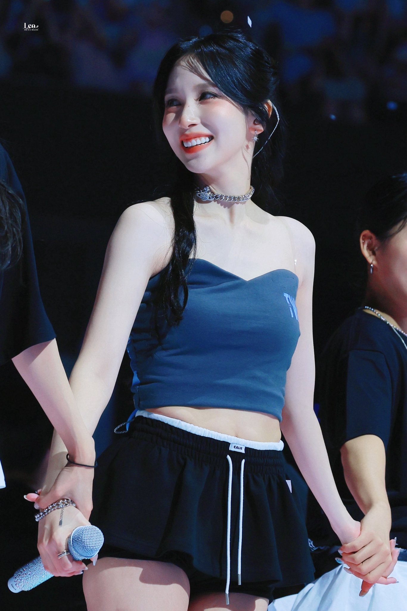 Momen yang diabadikan oleh penggemar Mina (TWICE)