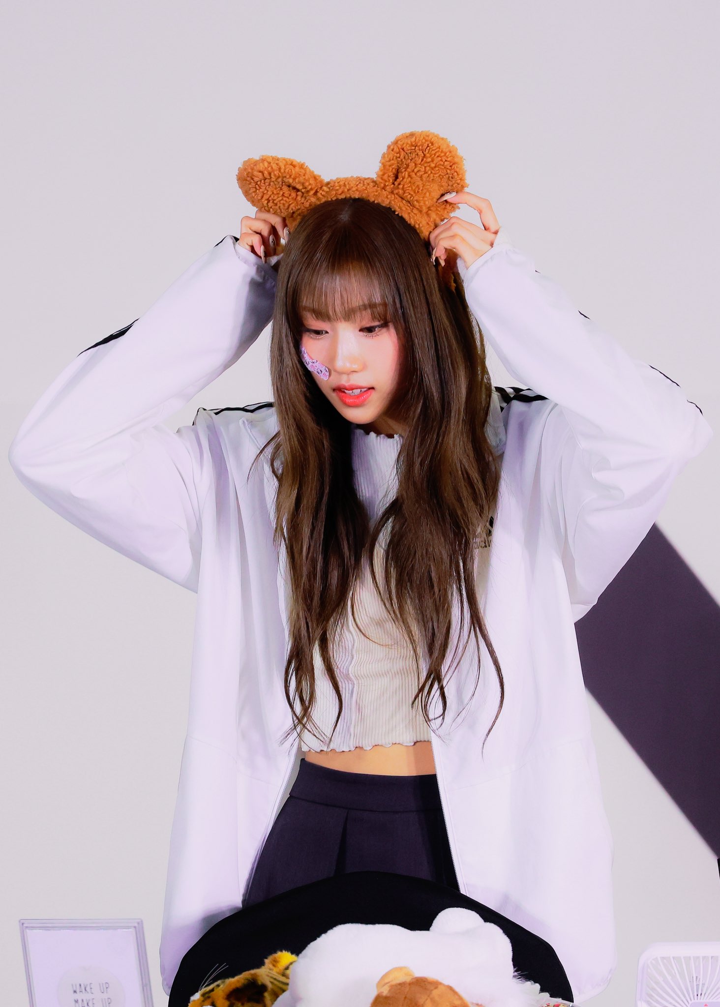Behind-the-scenes cut of Choi Jungeun (izna)