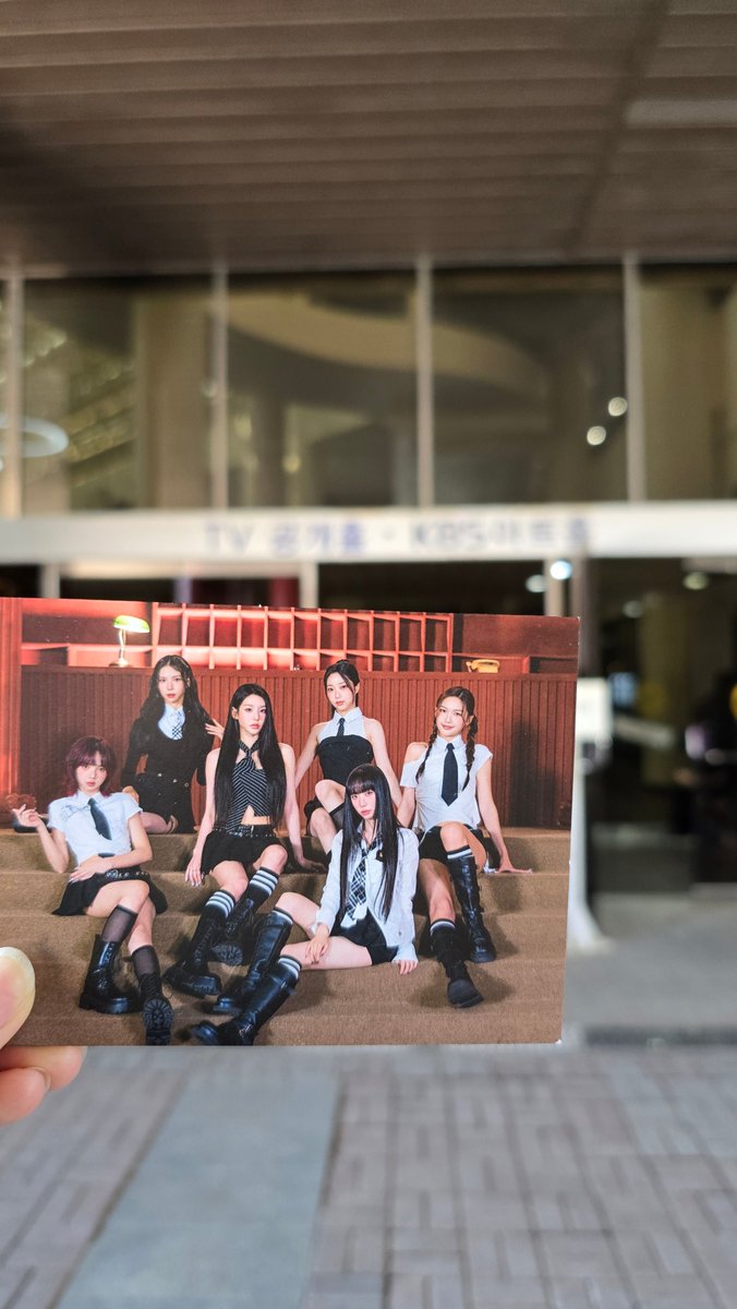 SECRET NUMBERの舞台裏ショット