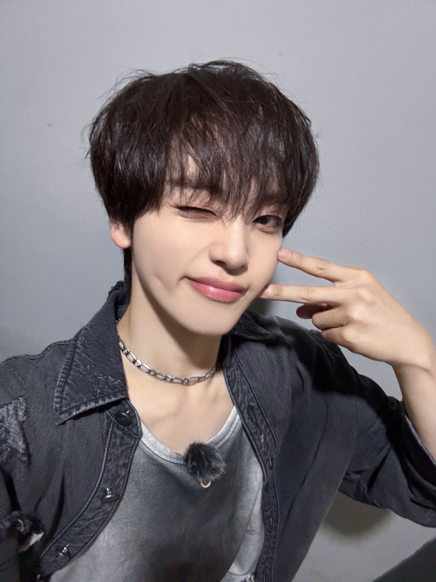 A moment captured by Hyeongjun (CRAVITY)'s fan