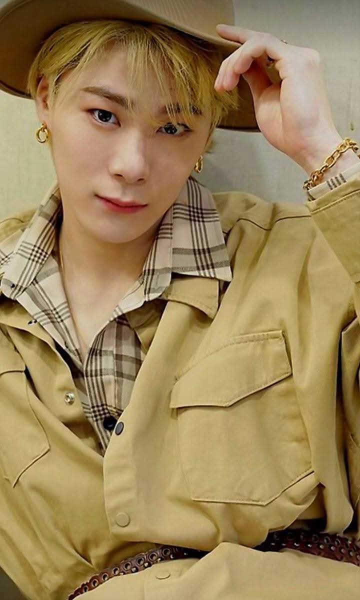 A moment captured by Moonbin (ASTRO)'s fan