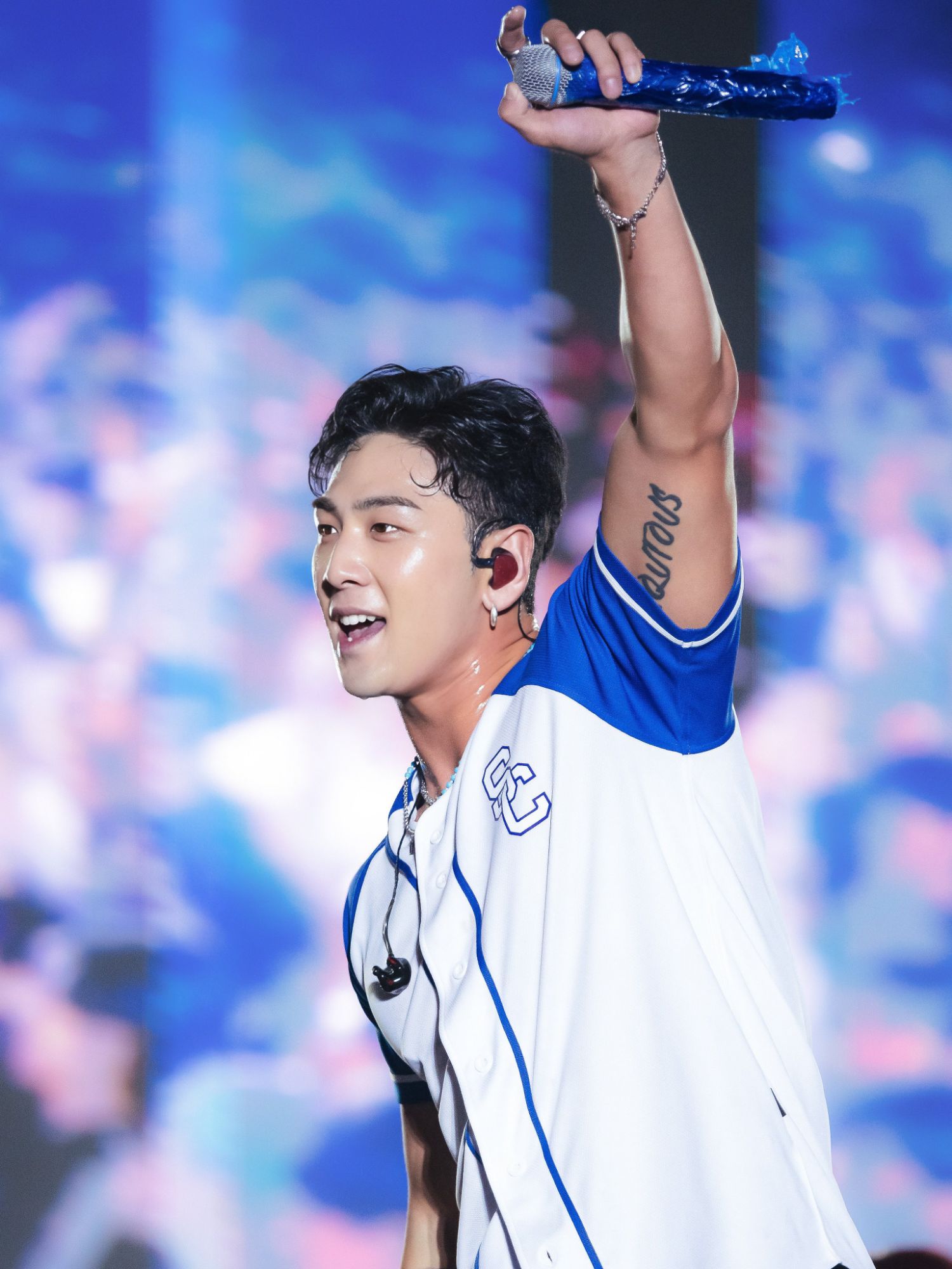 Latest photo of Baekho