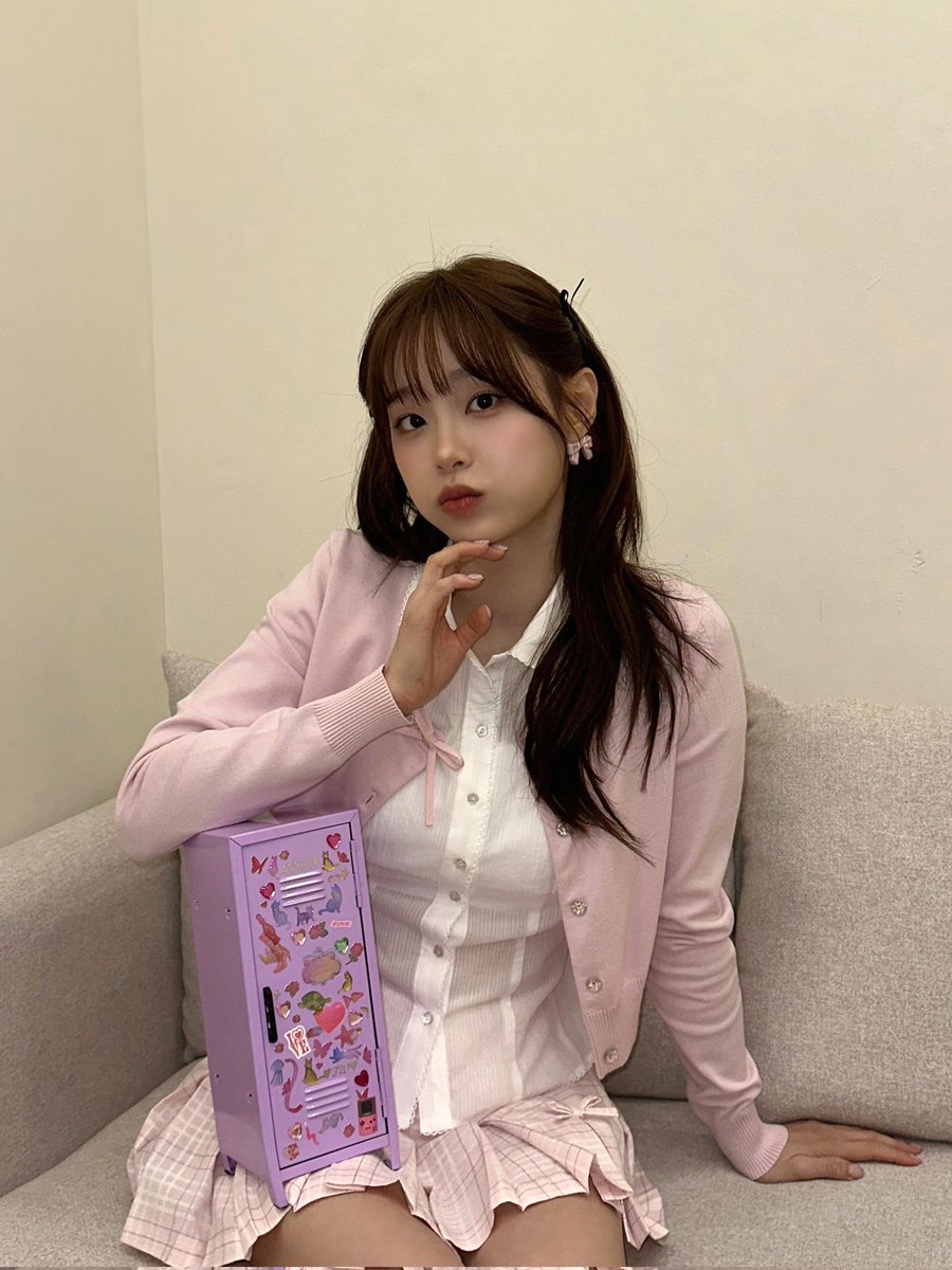 Behind-the-scenes cut of Chuu