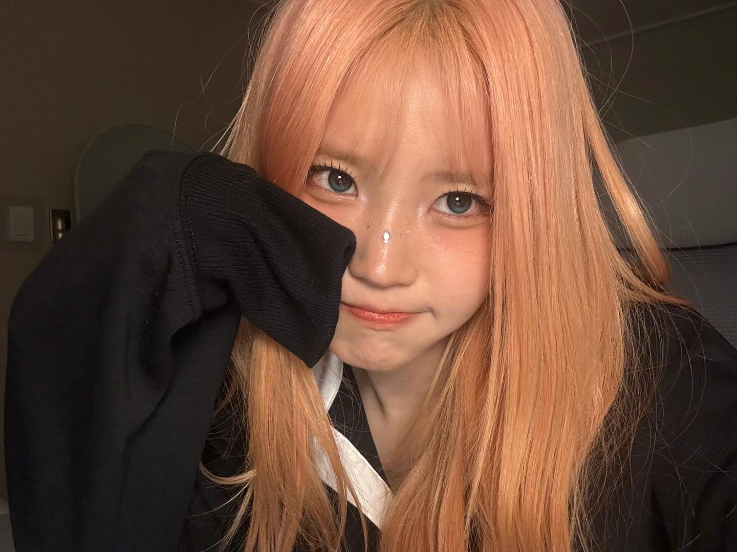 Recent activity shot of Song Hayoung (fromis_9)