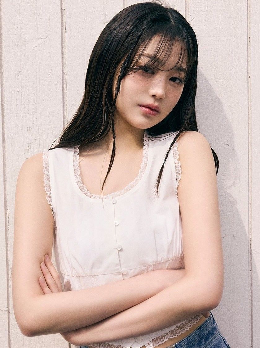 Latest photo of Jang Wonyoung (IVE)