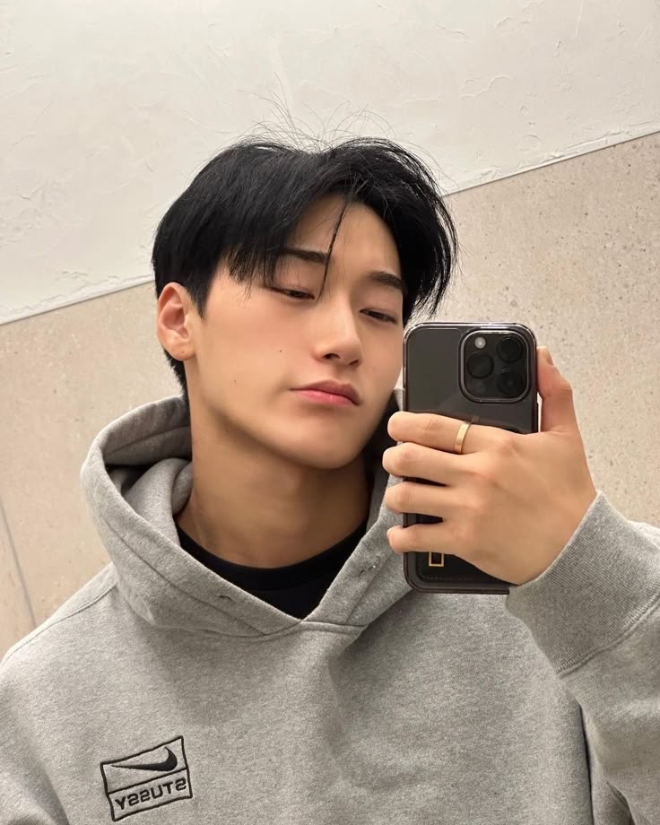 A moment captured by San (ATEEZ)'s fan