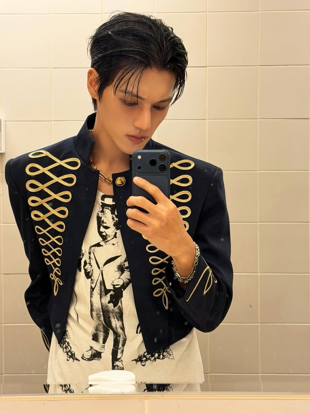 Behind-the-scenes cut of Wooyoung (ATEEZ)