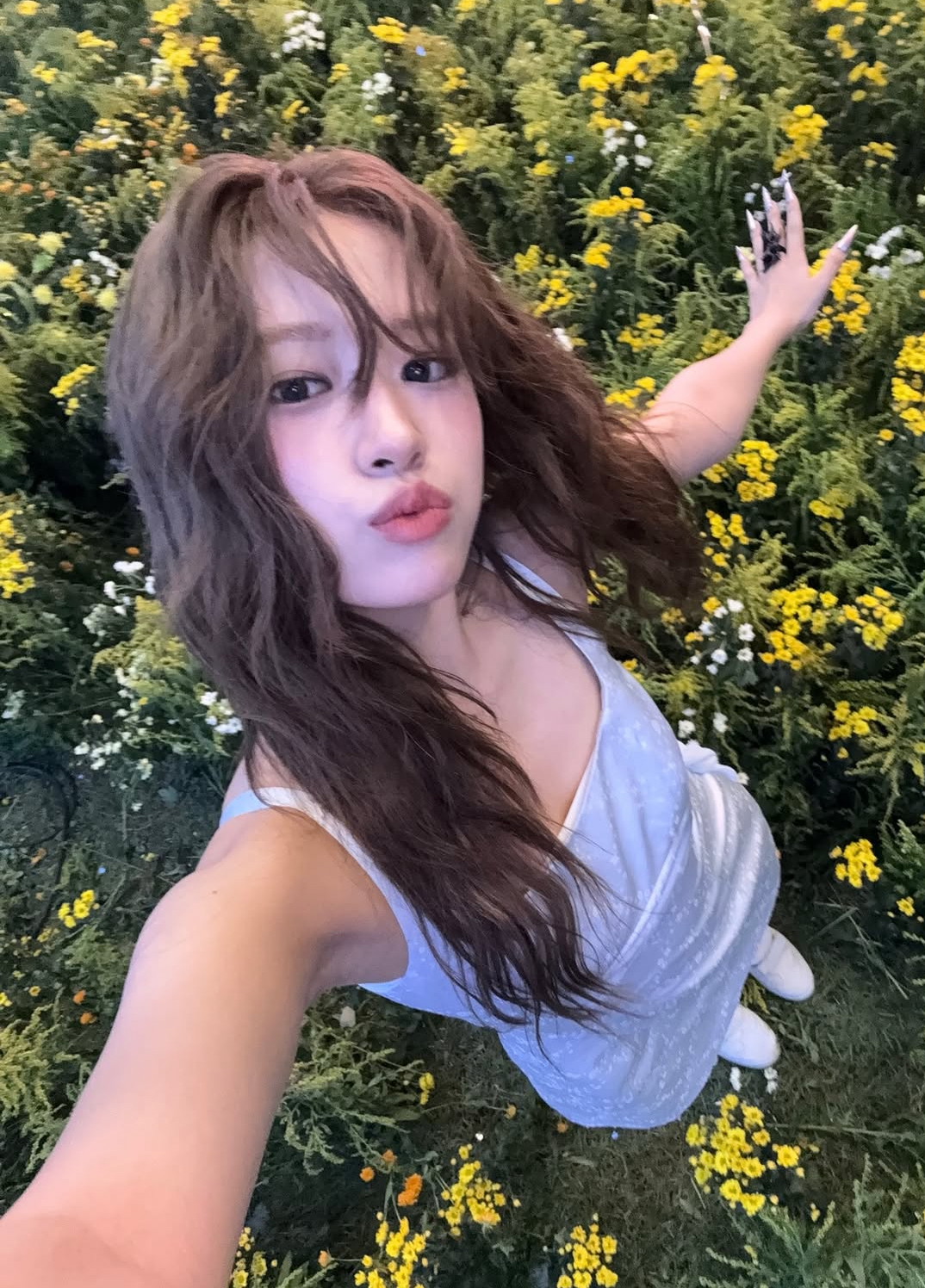 Recent activity shot of An Yujin (IVE)