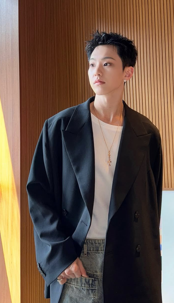 Today's most popular wallpaper in the Hoshi (SEVENTEEN) community