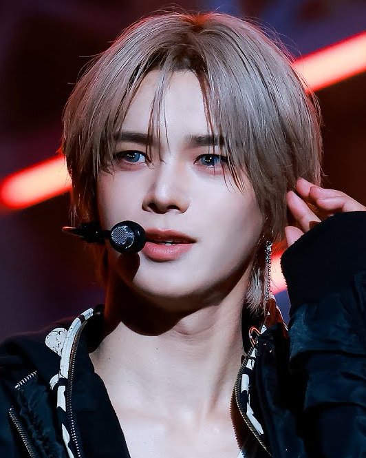 Behind-the-scenes cut of K (&TEAM)