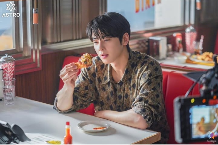 A moment captured by Eunwoo (ASTRO)'s fan