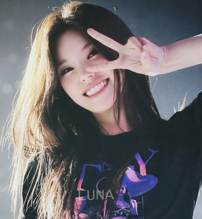 Behind-the-scenes cut of Yeji (ITZY)