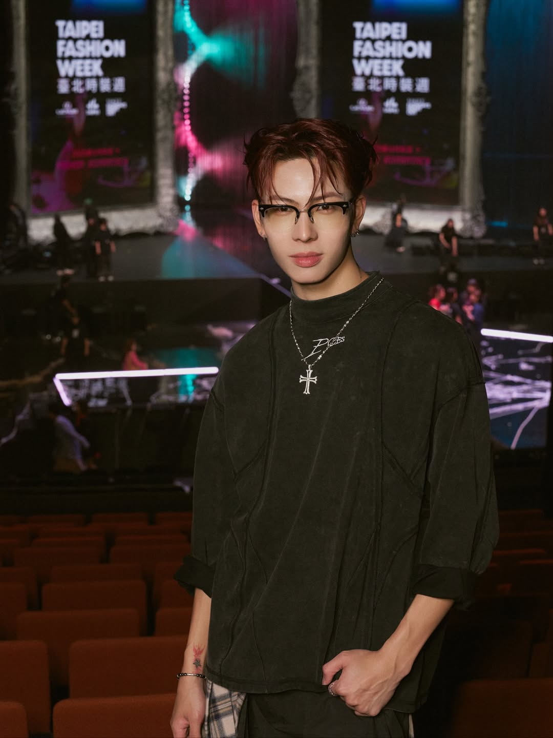 Behind-the-scenes cut of Jagger (SEVENTOEIGHT)