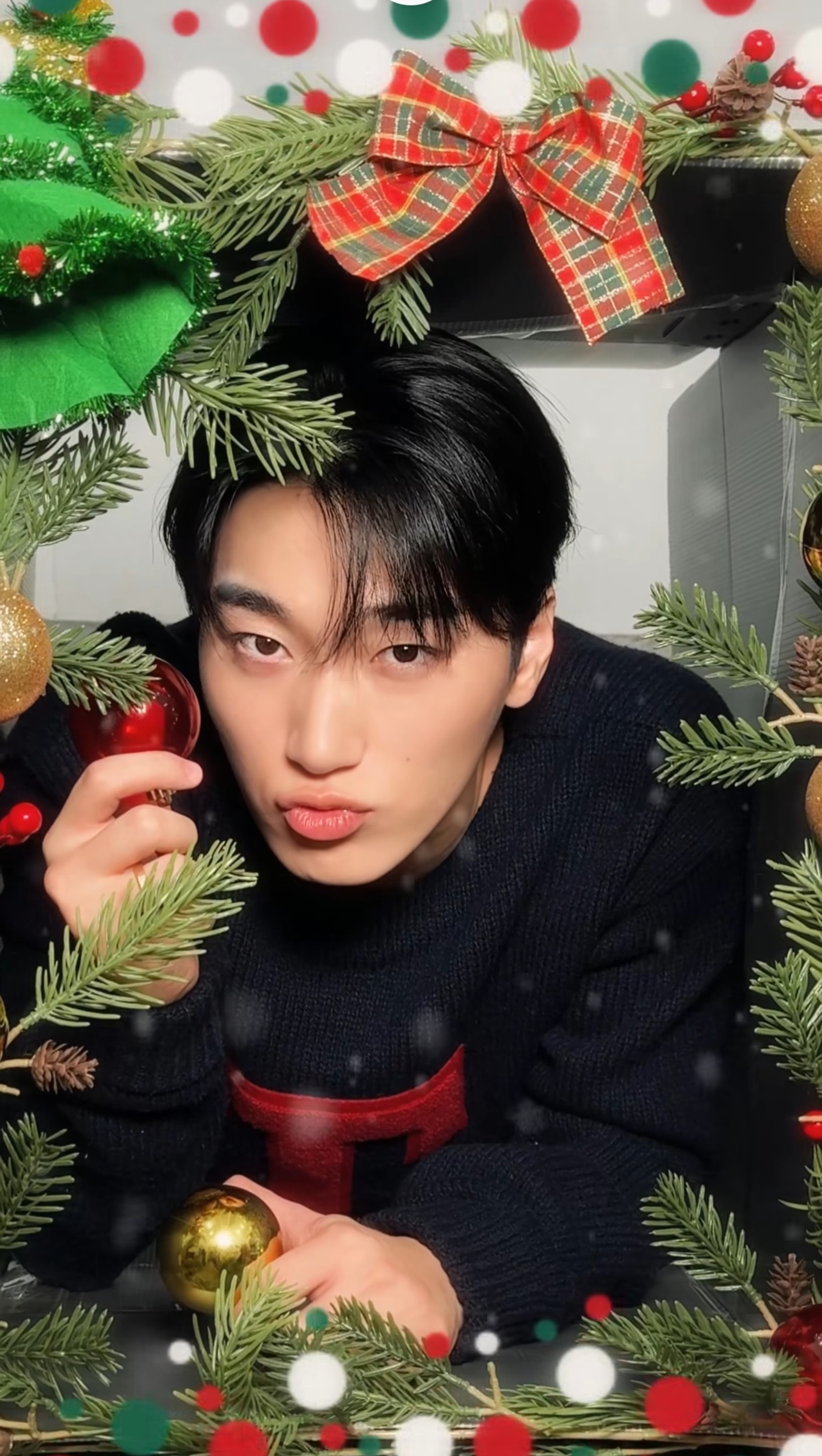 Behind-the-scenes cut of San (ATEEZ)