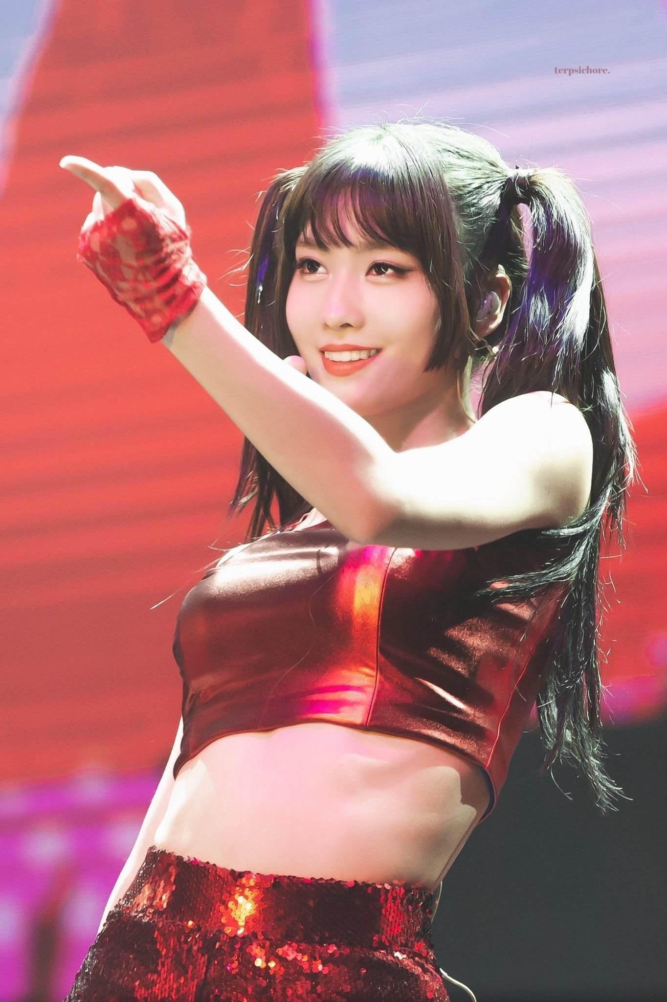 Behind-the-scenes cut of Momo (TWICE)