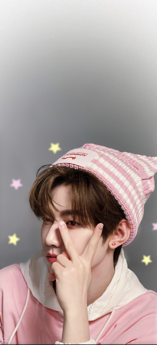 Fandom-recommended wallpaper image of Zhang Hao (ZEROBASEONE)