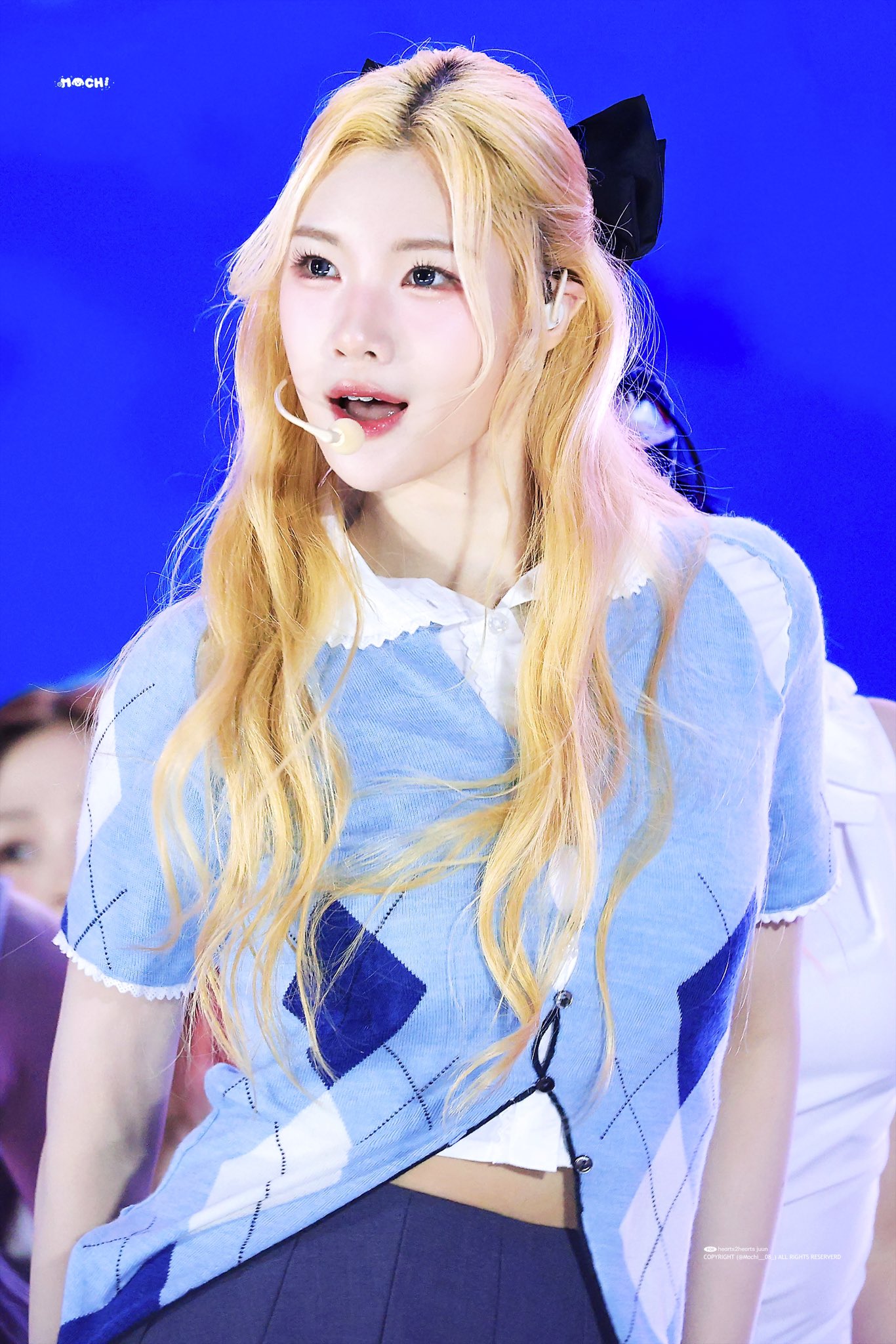 A moment captured by Juun (Hearts2Hearts)'s fan