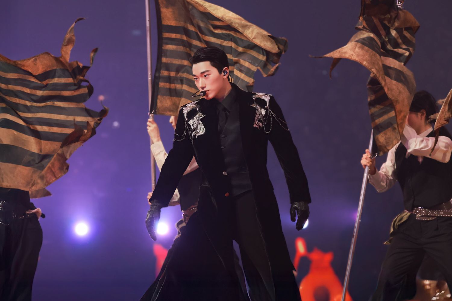 Behind-the-scenes cut of ATEEZ