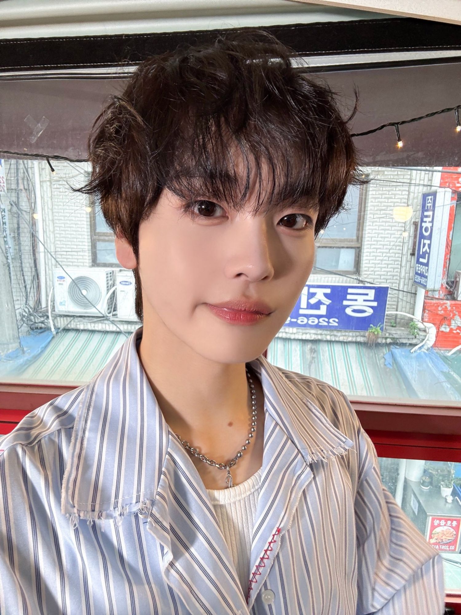 Recent activity shot of Hyeongjun (CRAVITY)